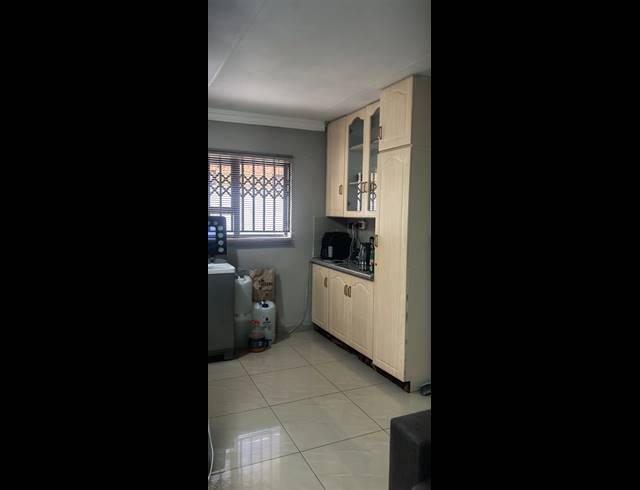 3 BEDROOM FREEHOLD FOR SALE IN SOSHANGUVE UU